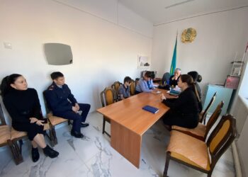 Инспекторы по делам несовершеннолетних проводят профилактические беседы с учащимися школ Бородулихинского района