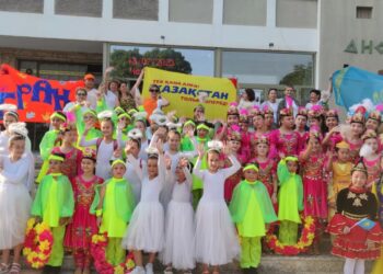 дипломы лауреатов из Болгарии привезла студия «Гранж»