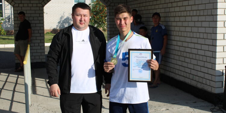 Футболдан жарыс өтті