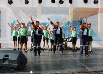 Праздник в шахтерском поселке