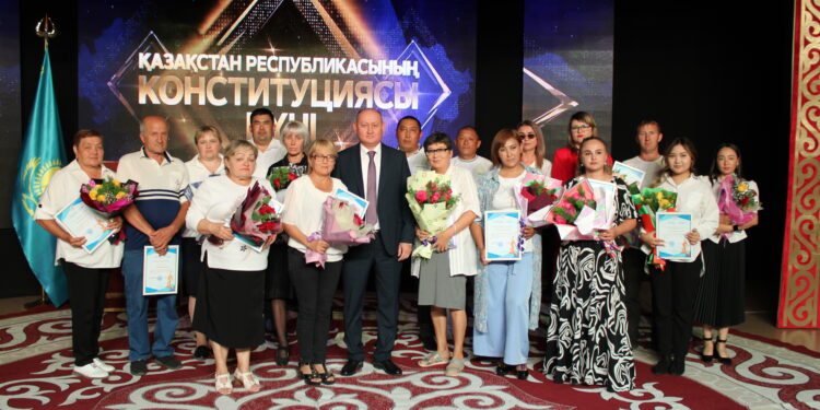 Праздничный концерт ко Дню Конституции