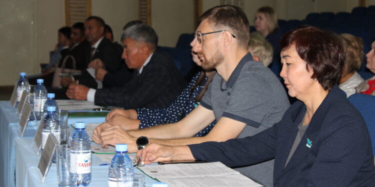 Обсуждение ключевых вопросов  на заседании постоянных комиссий