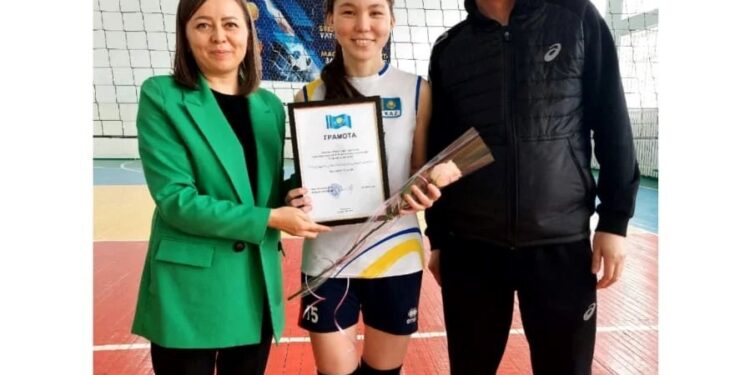 Волейболшы қыздар бақ сынасты