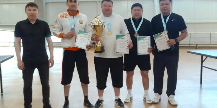 Мемлекеттік қызметшілер жетістігі