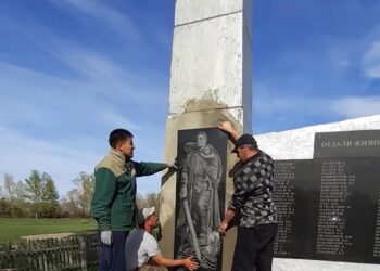 Жители Орловки увековечили подвиг  своих земляков