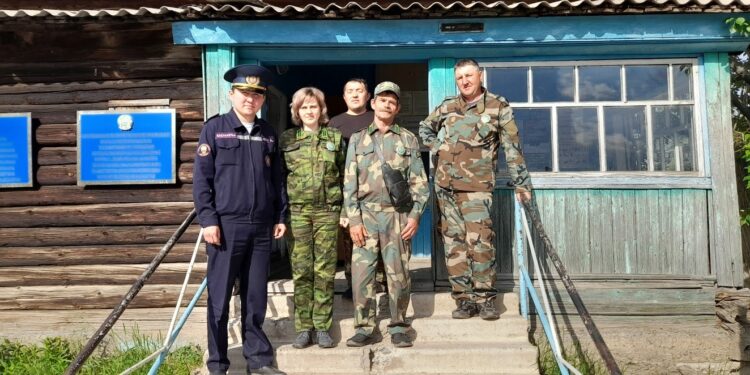 В связи пожароопасным периодам Отдел по ЧС в составе мобильно группы провели профилактический рейд в лесном массиве Камышенского лесничества.