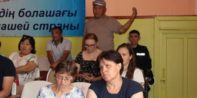 Отчетные встречи акима Бородулихинского района перед населением