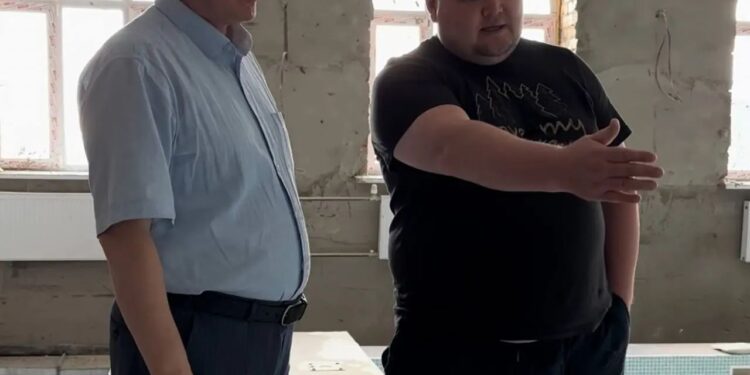 АУДАН ӘКІМІ АУЫЛДАРДЫ АРАЛАДЫ