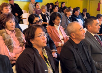 Члены Республиканского штаба встретились  с жителями района