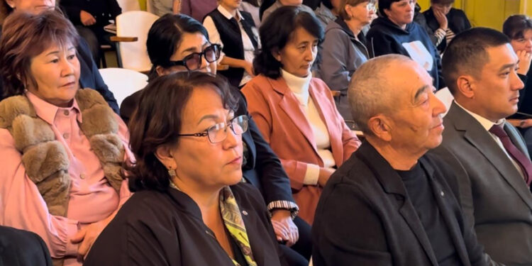 Члены Республиканского штаба встретились с жителями района