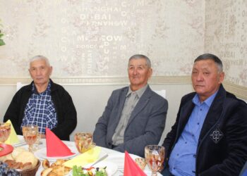 Аким района поздравил старшее поколение с Днем пожилого человека