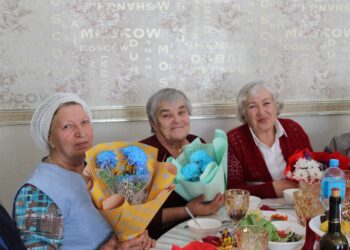 Қарты бар елдің қазынасы бар