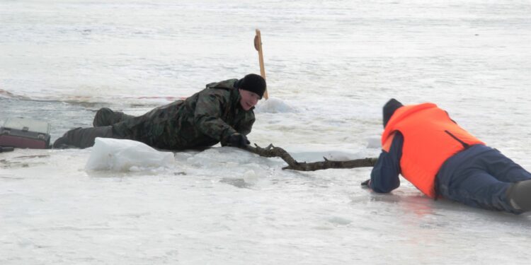По тонкому льду