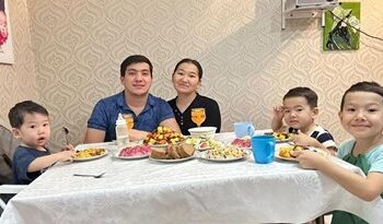 11 отбасы көшіп келді