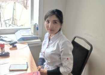 Жүзінен  мейірім төгілген