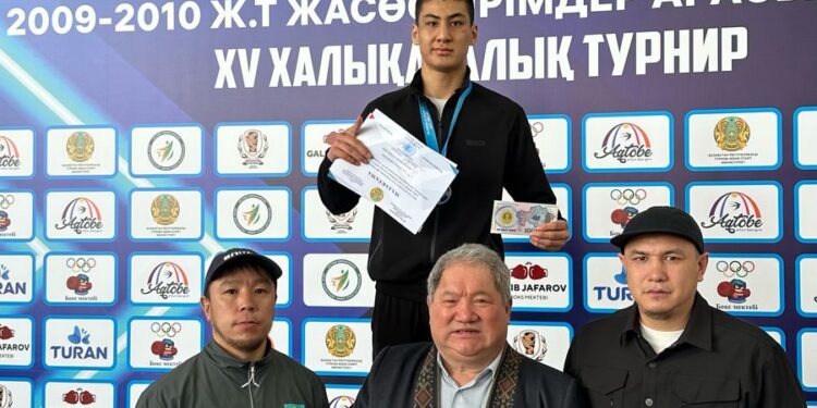 Боксер из Бородулихи завоевал «серебро»  на международном турнире в Актобе