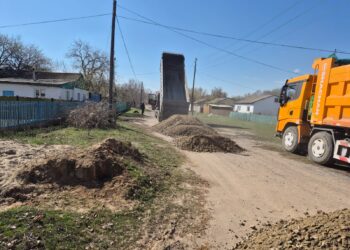 В селе Новопокровка начаты работы по текущему ремонту дорог