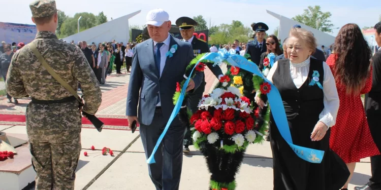 Память жива –  в каждом взгляде, в каждом  сердце