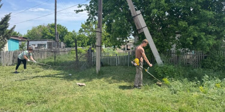 Благотворительная акция  по уборке территории