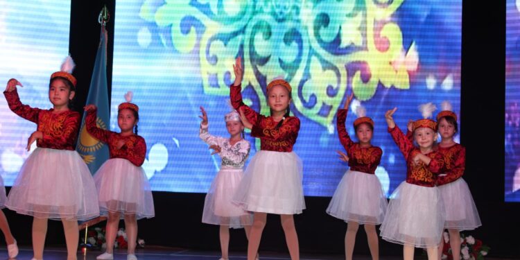 Конституция — гарантия единства и развития