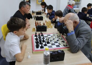 Шахматный турнир ветеранов: игра поколений