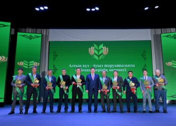 АУЫЛ ЕҢБЕККЕРЛЕРІНЕ  КӨРСЕТІЛГЕН ҚҰРМЕТ