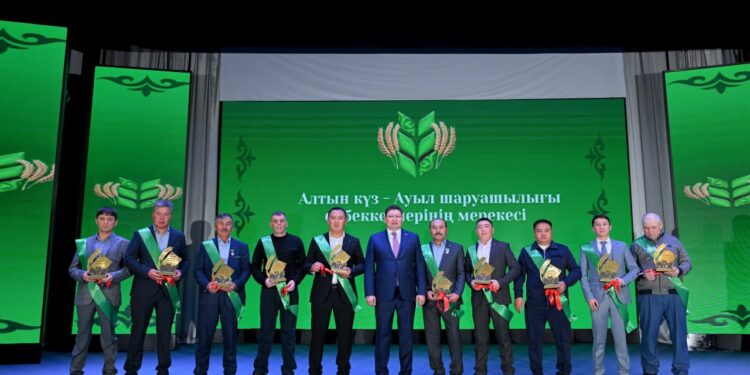 АУЫЛ ЕҢБЕККЕРЛЕРІНЕ КӨРСЕТІЛГЕН ҚҰРМЕТ