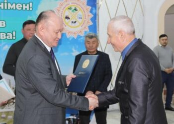 АУДАН ЕҢБЕККЕРЛЕРІНЕ  ҚҰРМЕТ КӨРСЕТІЛДІ